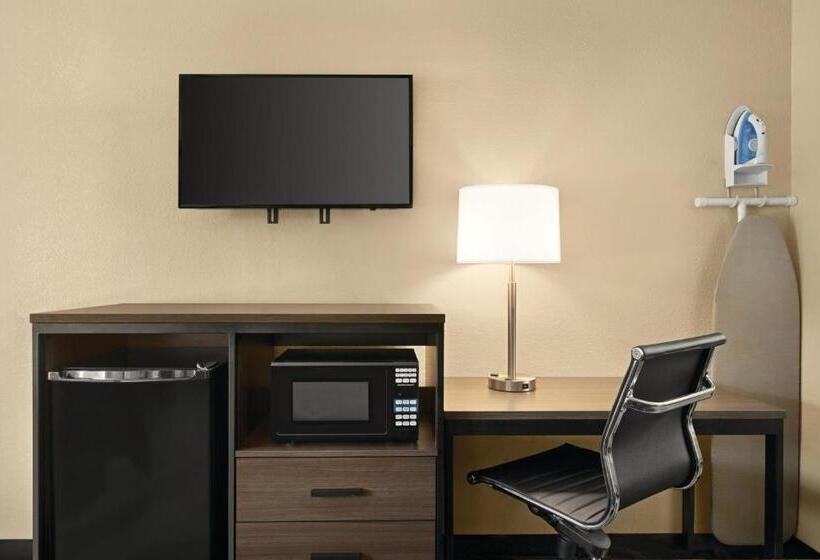 فندق Super 8 By Wyndham Gulfport Biloxi Airport