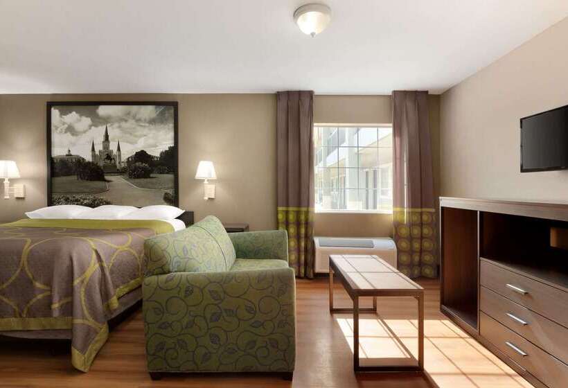 هتل Super 8 By Wyndham Lake Charles Northeast