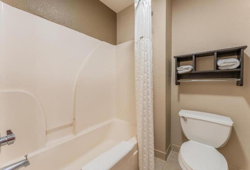 هتل Super 8 By Wyndham Lake Charles Northeast