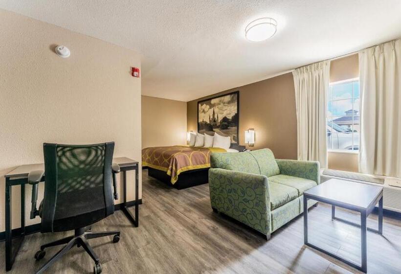 هتل Super 8 By Wyndham Lake Charles Northeast