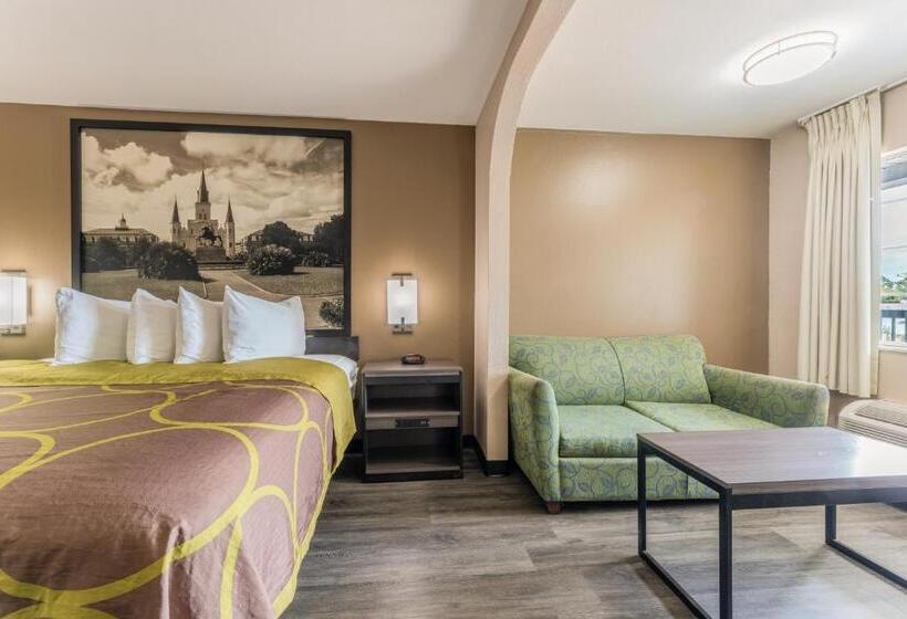 هتل Super 8 By Wyndham Lake Charles Northeast