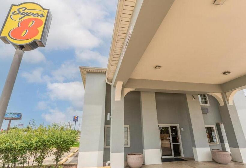 هتل Super 8 By Wyndham Lake Charles Northeast