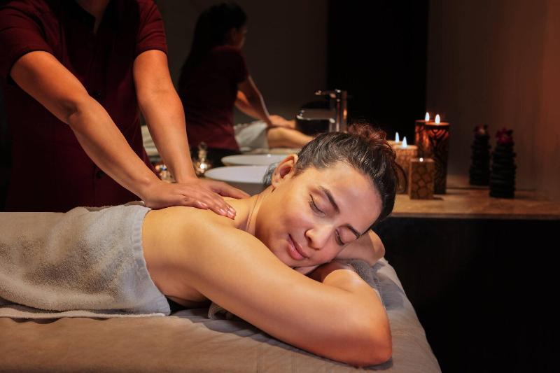 Отель Surat Marriott