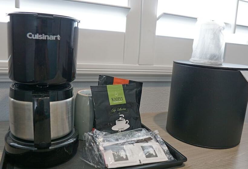 فندق Surf City Inn