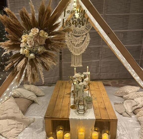 בית מלון כפרי Taj Wellington Mews