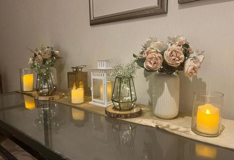 בית מלון כפרי Taj Wellington Mews