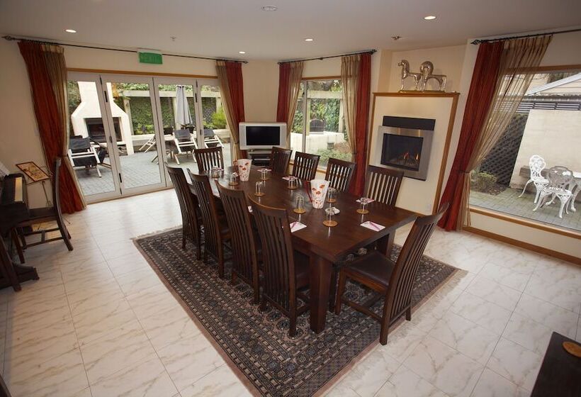 ホテル The Classic Villa