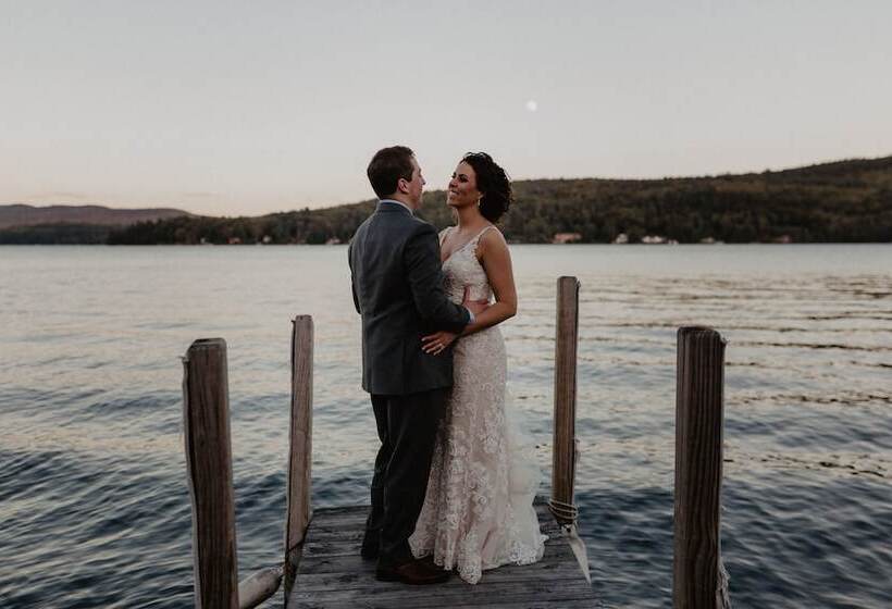 Отель The Lodges At Cresthaven