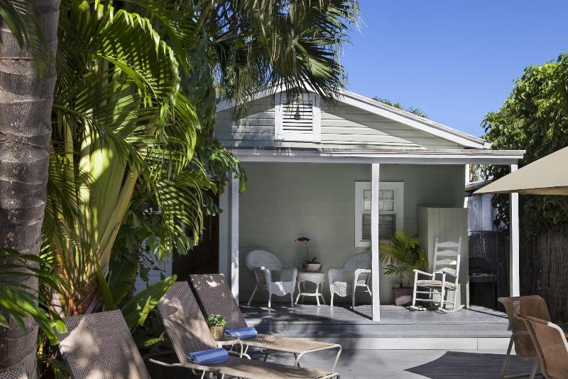 בית מלון כפרי Southernmost Inn Adult Exclusive