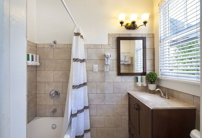 בית מלון כפרי Southernmost Inn Adult Exclusive