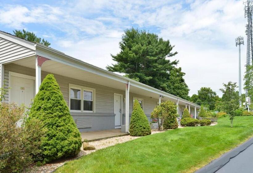 فندق Tower Inn And Suites Of Guilford / Madison