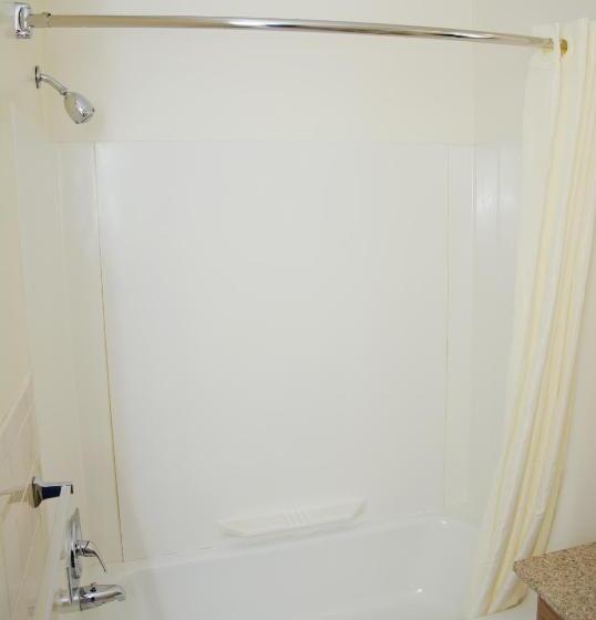 호텔 Travelers Inn