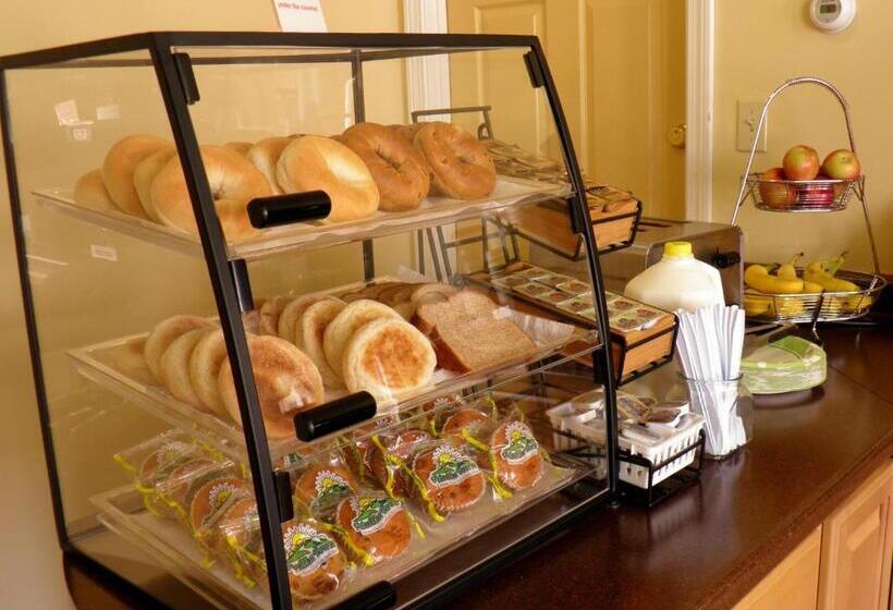 호텔 Travelers Inn