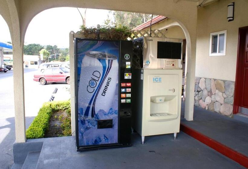 ホテル Travelers Inn