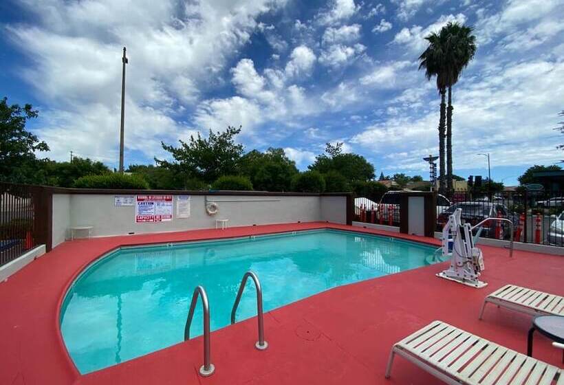 فندق University Inn Chico