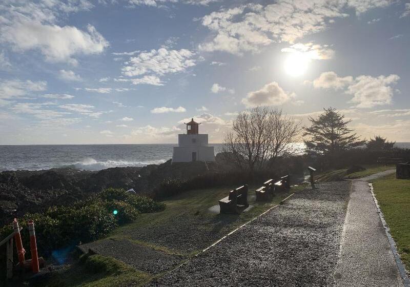 ホテル Waters Edge Shoreside Suites