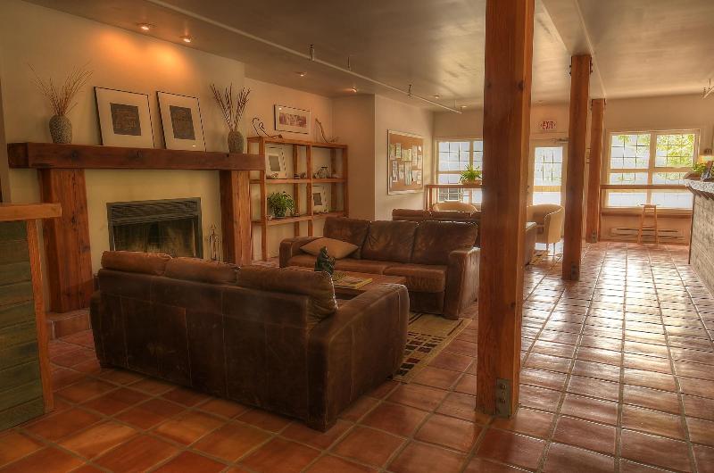 ホテル Waters Edge Shoreside Suites