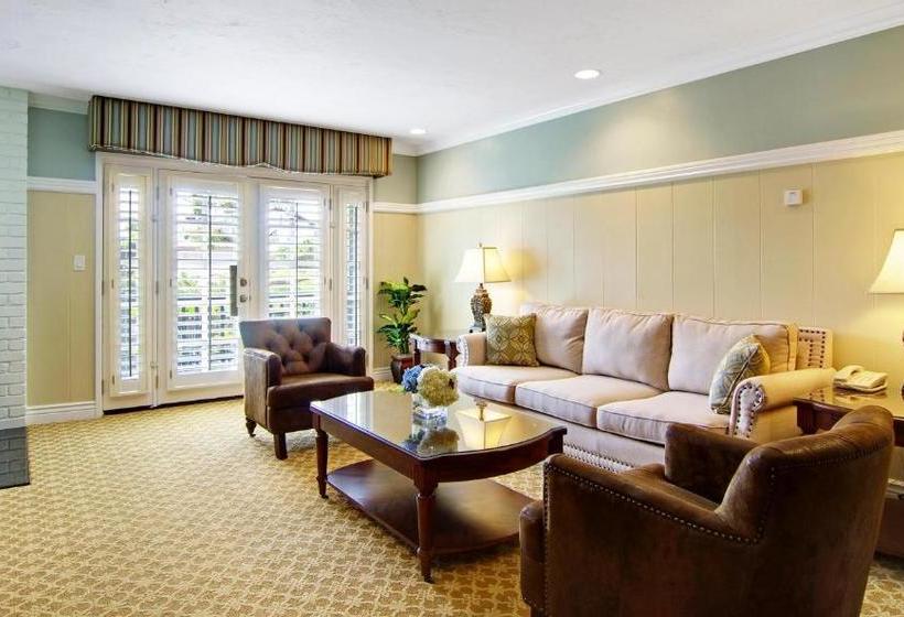 Отель Wayside Inn