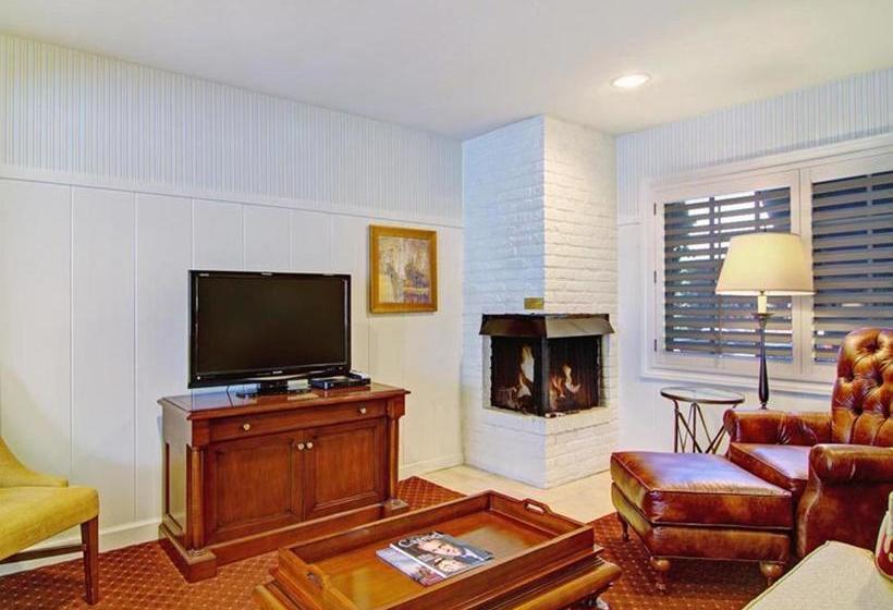 Отель Wayside Inn