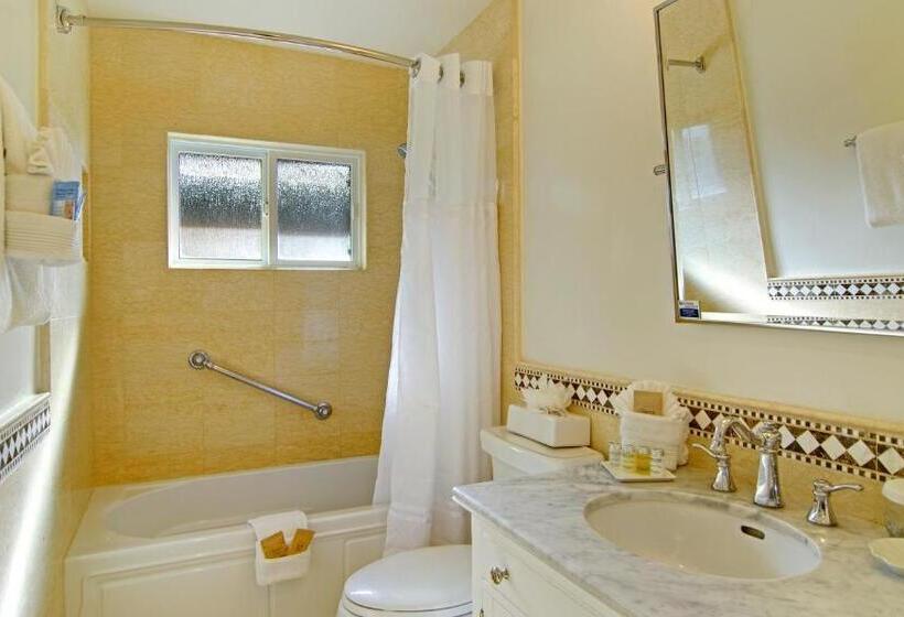 Отель Wayside Inn