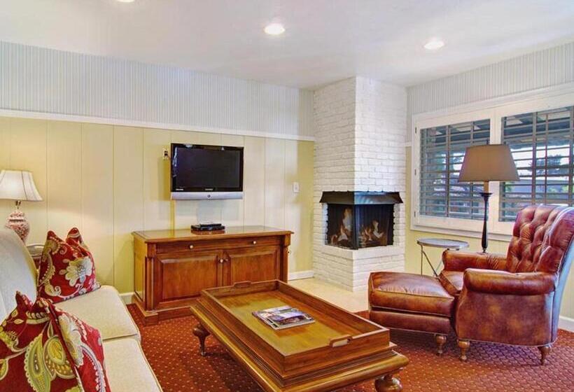 Отель Wayside Inn