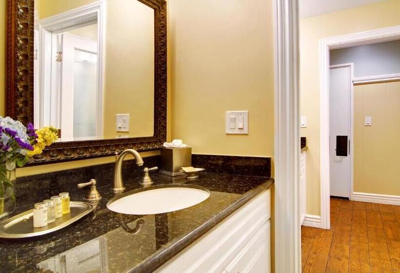 Отель Wayside Inn