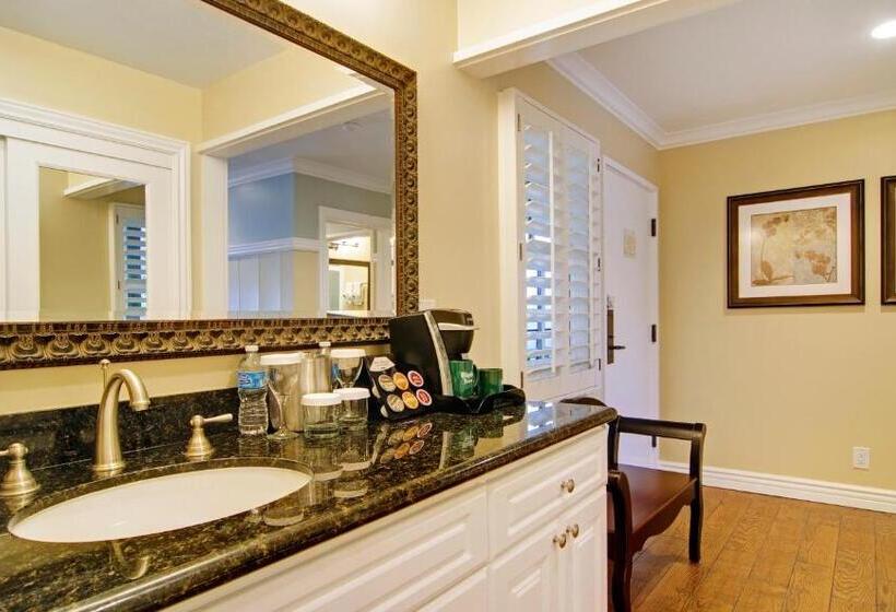 Отель Wayside Inn