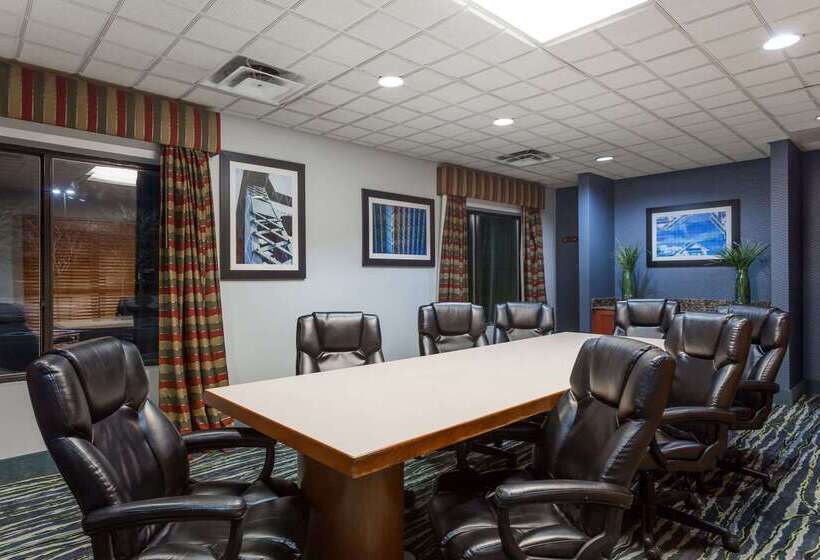 Отель Wingate By Wyndham Chesapeake