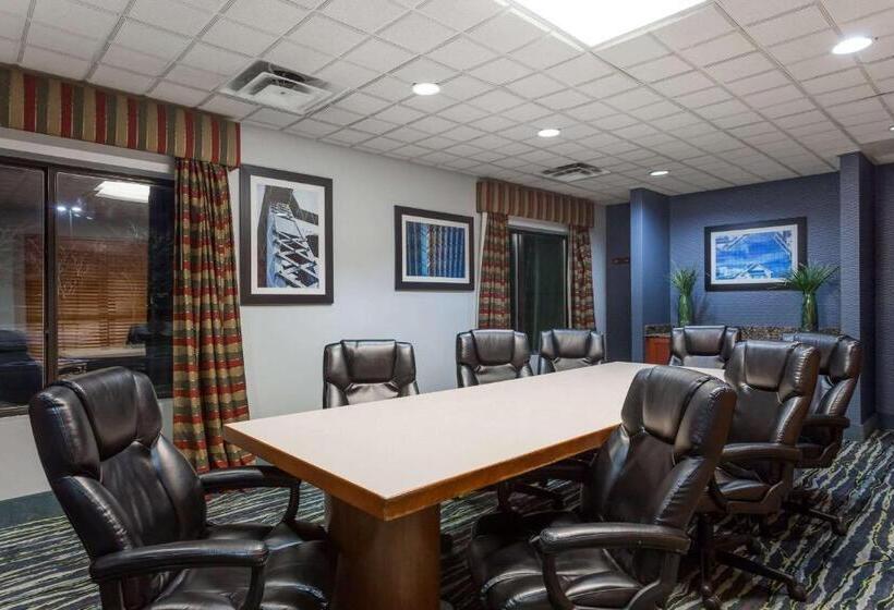 Отель Wingate By Wyndham Chesapeake