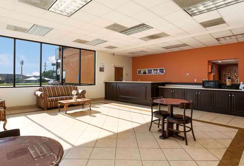 Motel 6 Clarksville, Tn