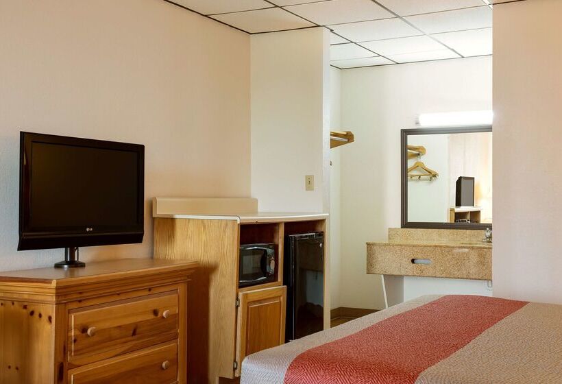 Motel 6 Clarksville, Tn