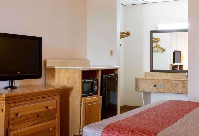 Motel 6 Clarksville, Tn