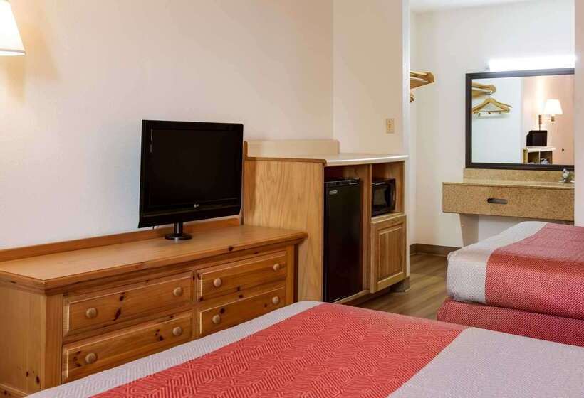 Motel 6 Clarksville, Tn