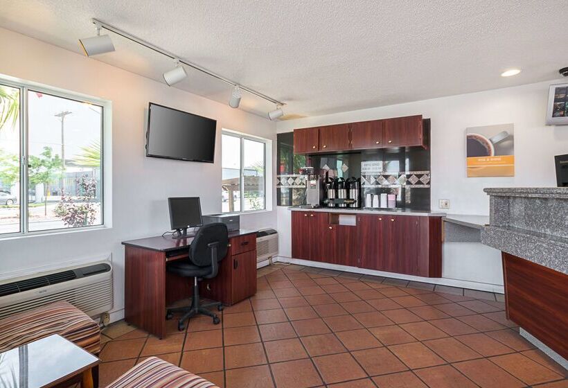 Motel 6el Paso, Tx  Airport  Fort Bliss