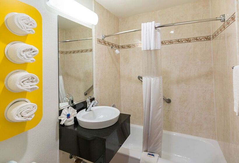 Motel 6el Paso, Tx  Airport  Fort Bliss