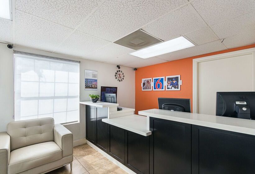 Motel 6livingston, Tx