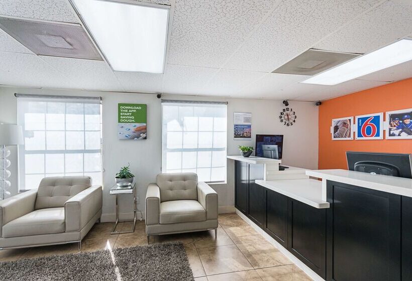 Motel 6livingston, Tx