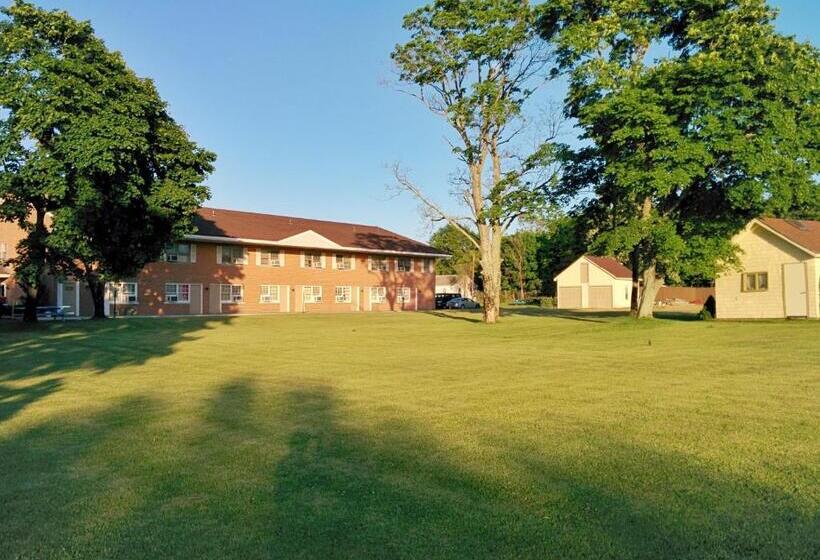 모텔 Budget Host East End Hotel In Riverhead