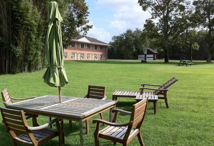 모텔 Budget Host East End Hotel In Riverhead