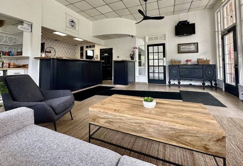 모텔 Budget Host East End Hotel In Riverhead