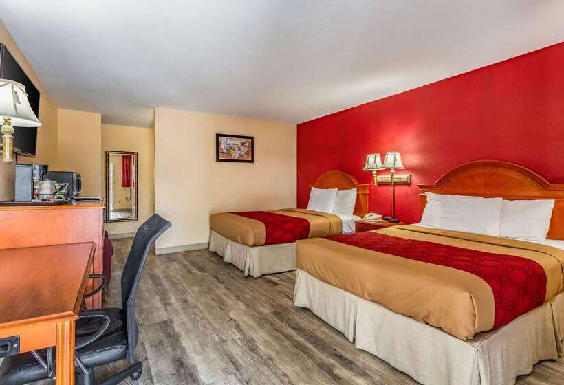 فندق على الطريق Econo Lodge Inn & Suites