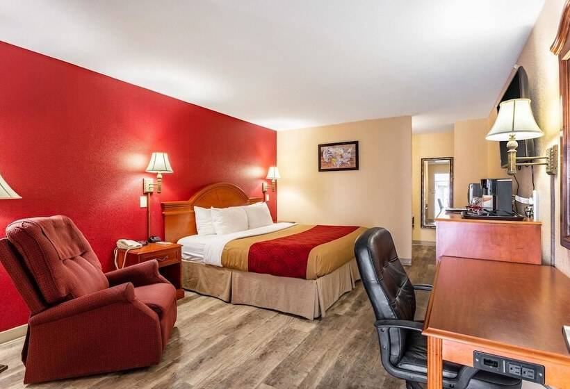 فندق على الطريق Econo Lodge Inn & Suites