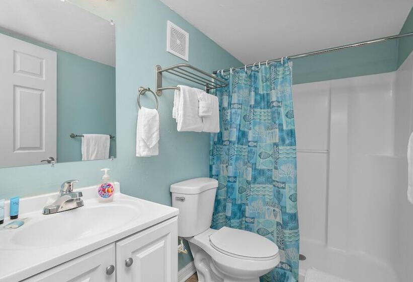 فندق على الطريق Latitude 26 Waterfront Resort And Marina