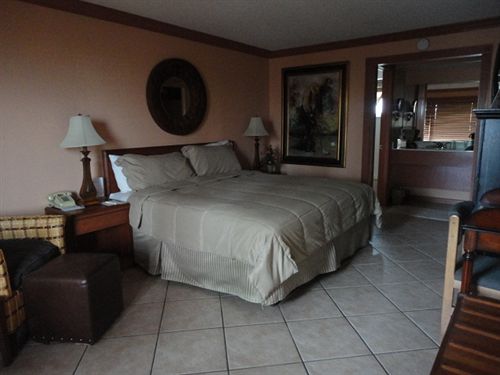 فندق على الطريق Monterey Inn & Marina