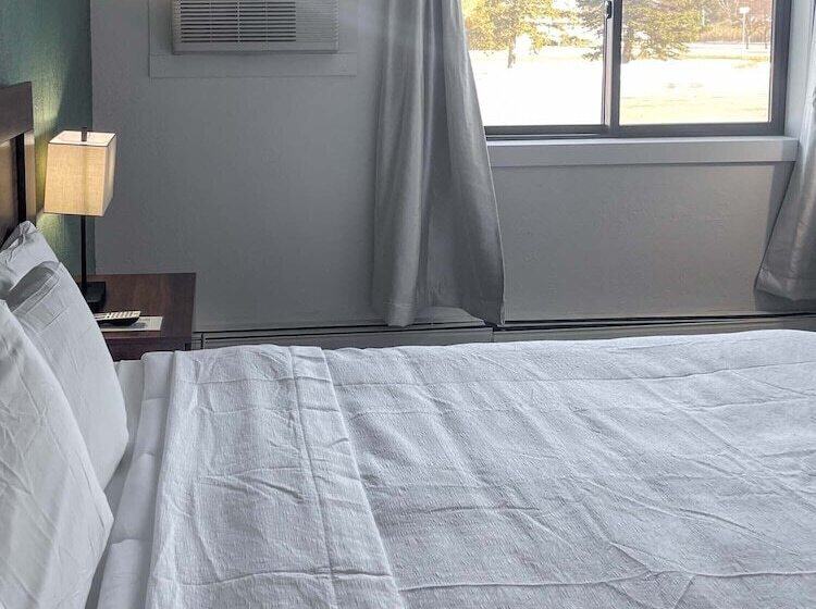 汽车旅馆 River Bend's Walleye Inn