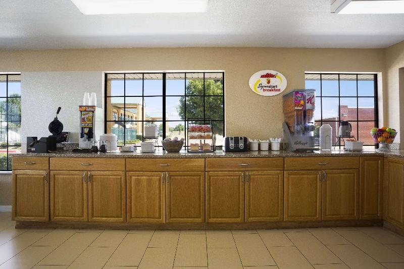 מוטל Super 8 By Wyndham Grand Prairie Southwest