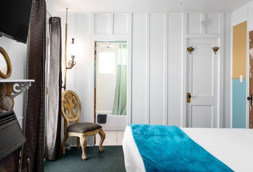 فندق على الطريق The Motor Lodge