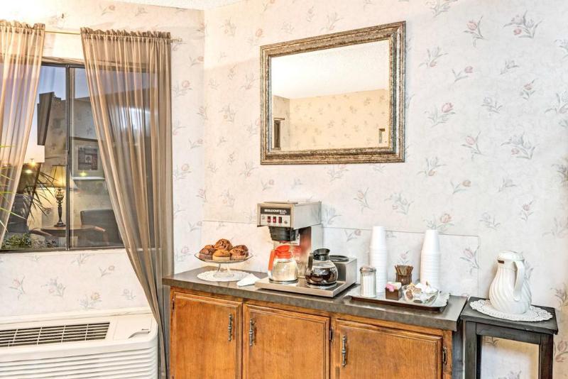 فندق على الطريق Vantage Point Inn   Woodland Hills