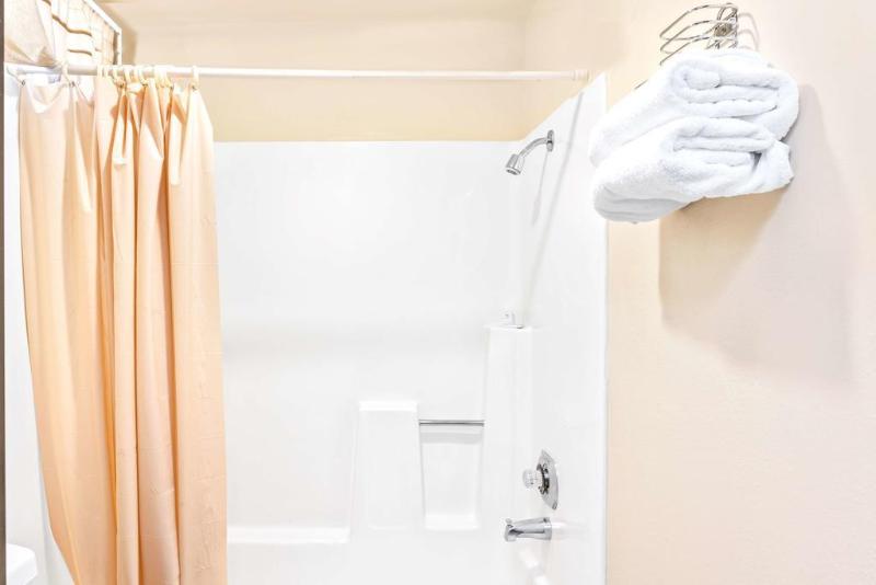 فندق على الطريق Vantage Point Inn   Woodland Hills