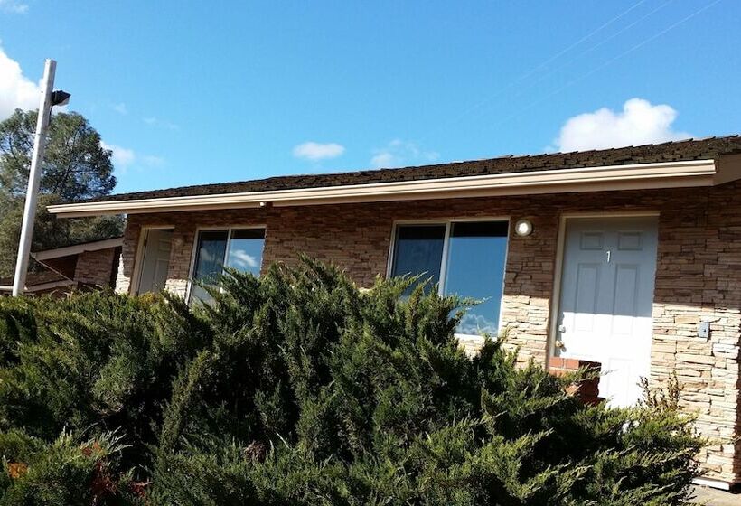 Mountain Trail Lodge And Vacation Rentals